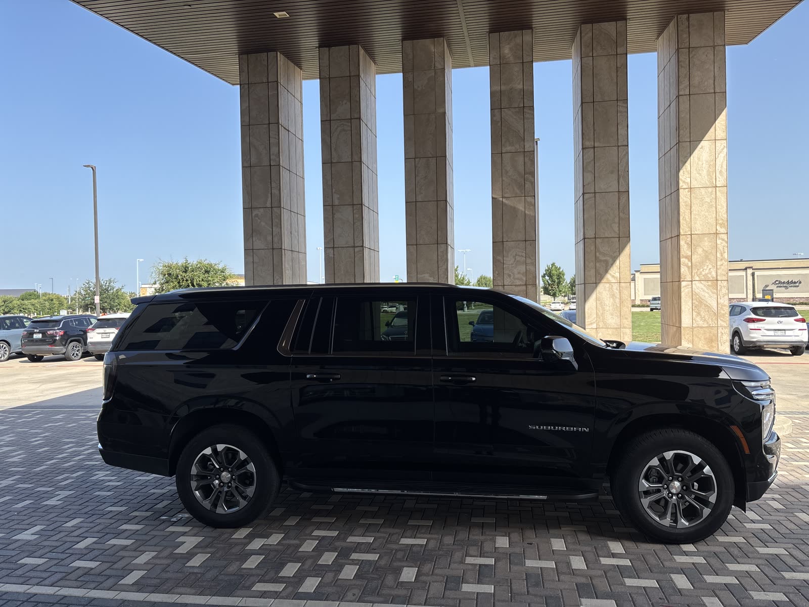 Chevrolet Suburban negra de BRE Limo